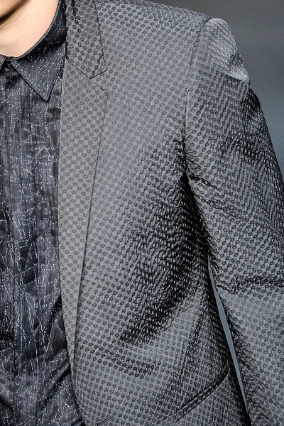 Look 10